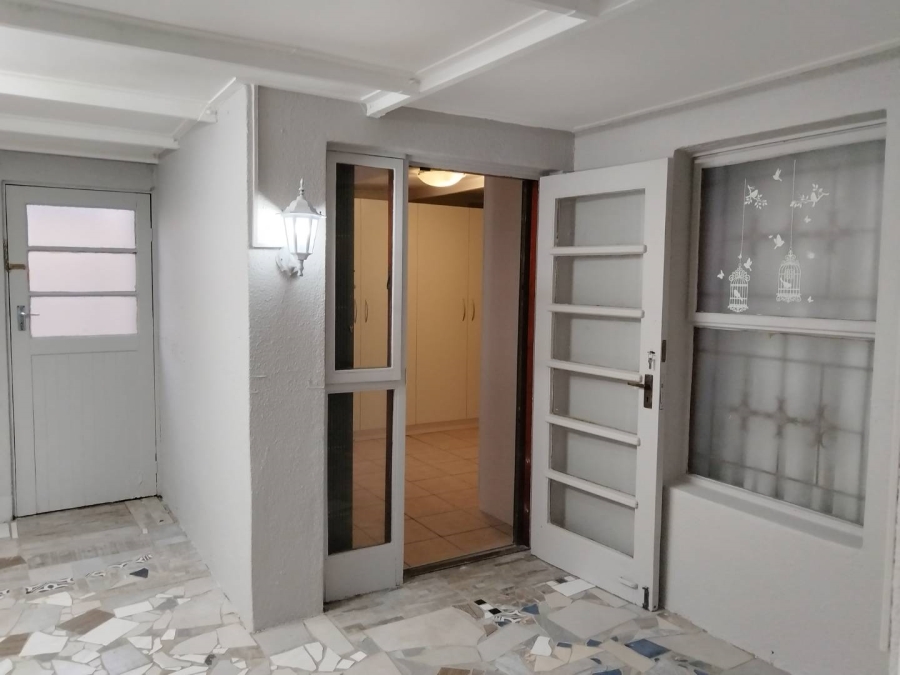 5 Bedroom Property for Sale in Victoria Park Western Cape